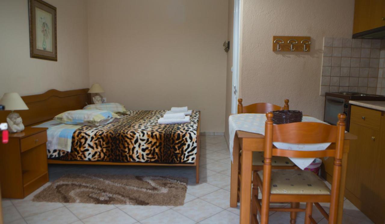 Avgi Apartment Káto Loutrákion Екстериор снимка