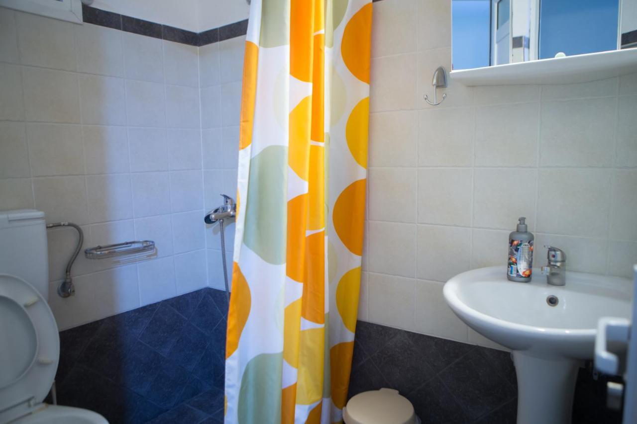 Avgi Apartment Káto Loutrákion Екстериор снимка