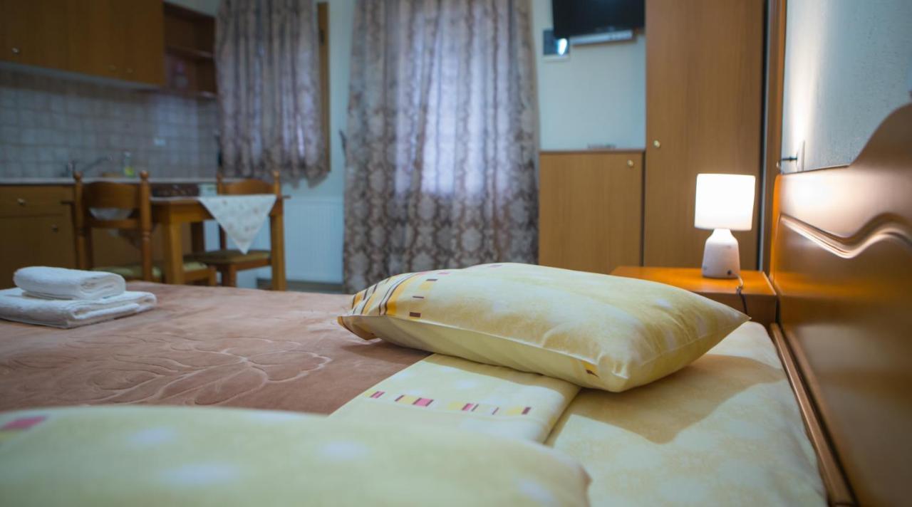 Avgi Apartment Káto Loutrákion Екстериор снимка
